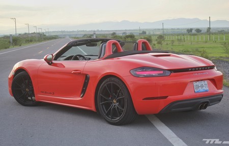 Porsche 718 Boxster S 23