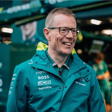 Andy Cowell se va de Aston Martin F1 solo año y medio después de llegar porque no paraba de discutir con Adrian Newey