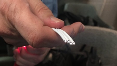 Usando fibra óptica de plástico: así quiere Movistar revolucionar la conectividad de los hogares