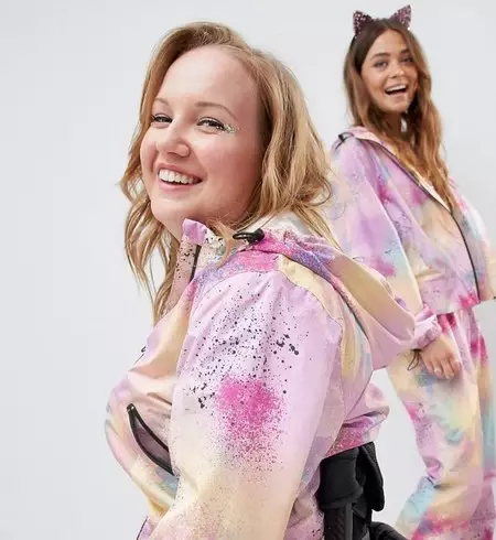 La moda accesible llega a ASOS con ropa pensada para usuarios de sillas de ruedas