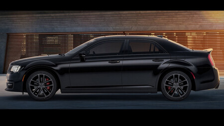 Chrysler 300c 2023 11