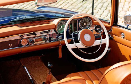 Everrati Mercedes-Benz SL W113 'Pagoda'