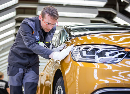 Qué les espera a las fábricas de Renault en España tras la reestructuración: más coches híbridos, pero sin noticias del eléctrico