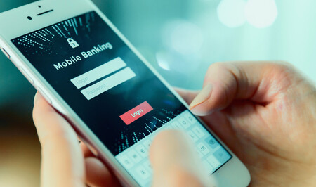 Detienen a una banda que se dedicaba a estafar por SMS haciéndose pasar por un banco
