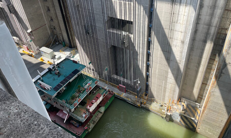 three gorges lift