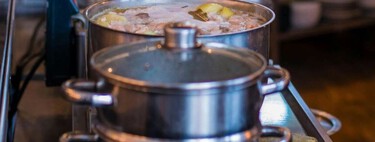 El truco más fácil para organizar las tapas de tus ollas: olvídate de guardarlas en el horno