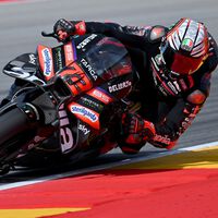 Marco Bezzecchi revienta el récord de MotorLand para quitarle la pole position a Marc Márquez en su terreno 