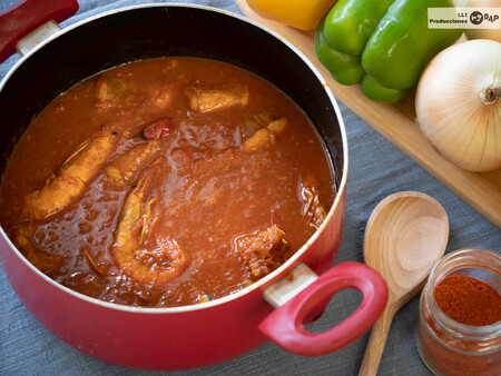 Caldereta de pescado y marisco, la mejor receta de esta cazuela marinera y fácil