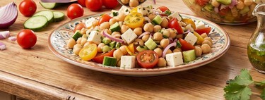 Con una lata de garbanzos, prepara esta ensalada estilo Zahie Téllez: rápida, nutritiva y llena de color 