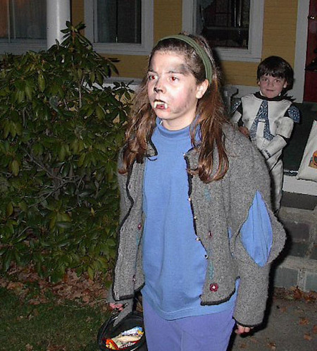 ¿Quieres celebrar Halloween con seguridad? Consejos para padres de niños grandes que quieren salir solos