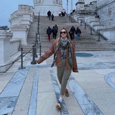 Vuelve la bomber de los 2010: donde hacerse con la chaqueta que dominará la primavera