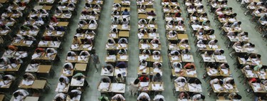 Millones de chinos se enfrentan al examen más importante de sus vidas. Así que China ha decidido restringir sus móviles 