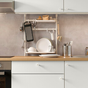 Ikea vende un versátil accesorio que aumenta y optimiza el almacenamiento en la encimera sin usar taladros 