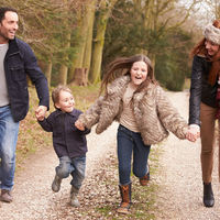 Ser un niño feliz y querido ayuda a convertirse en un adulto feliz y querido