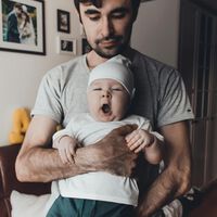 Apenas se habla de ello, pero la angustia del padre impacta en el desarrollo del bebé. Especialmente, los primeros dos años 