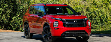 Nissan estrena un SUV híbrido enchufable con tres filas de asientos y 61 km en modo eléctrico: el Rogue PHEV. No es un 'déjà vu' si te recuerda a otro SUV 