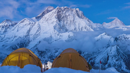 ‘Everest - II’, un hipnótico timelapse que nos lleva (sin riesgo ni necesidad de pasar frío) al lugar más alto del planeta