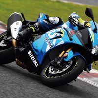 Los mismos 202 CV y distribución variable para la Suzuki GSX-R1000, pero ahora con mejor equipamiento