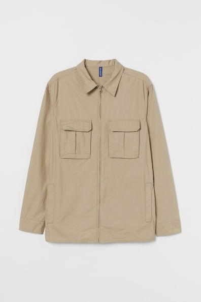 Chaqueta camisera en tejido vaporoso de popelina de algodón con cuello, cremallera oculta delante y canesú en la espalda.