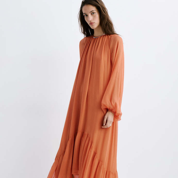 Vestido fluido volantes