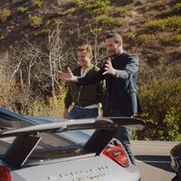 Keanu Reeves, un Porsche Taycan Turbo y la autopista del Pacífico: el documental perfecto de fin de semana 