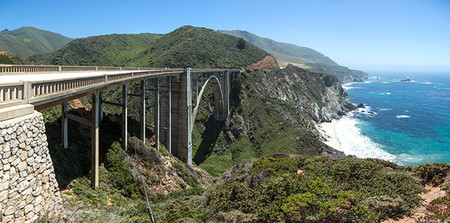 Las 17 carreteras de montaña en las que disfrutar viendo y conduciendo