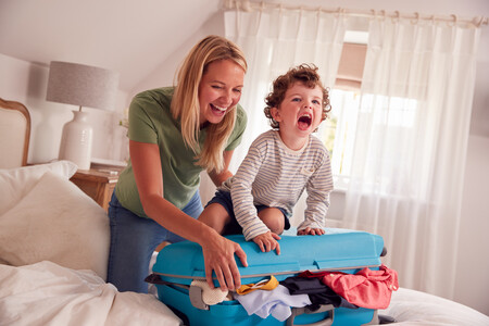 Cómo enseñar a los niños a preparar su equipaje para las vacaciones: siete claves imprescindibles