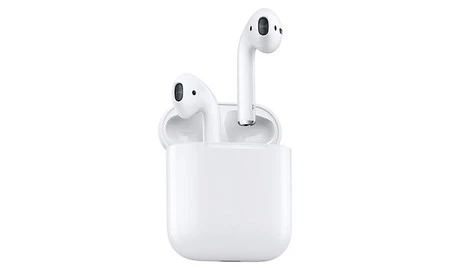 Más baratos todavía con el cupón PARATECH5 y de importación: en eBay, los AirPods de Apple nos salen por 140,40 euros