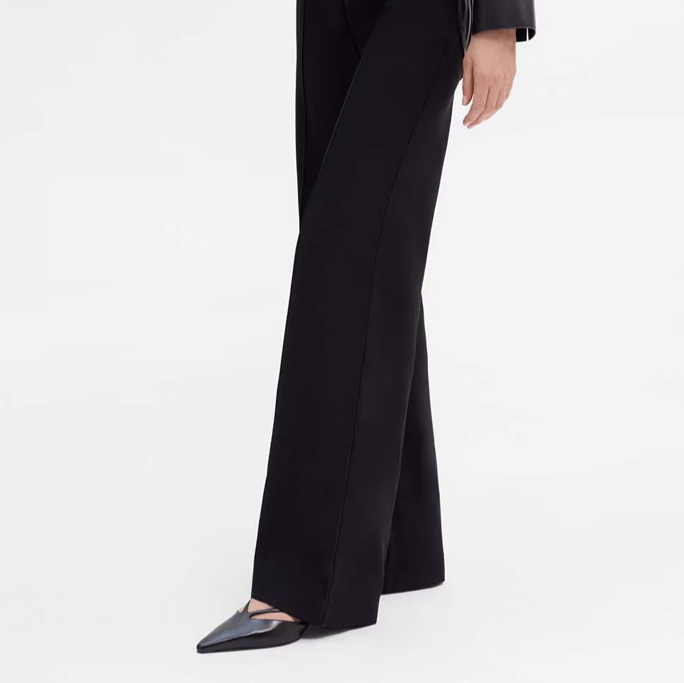 Simorra
Pantalón de mujer acampanado de tiro alto