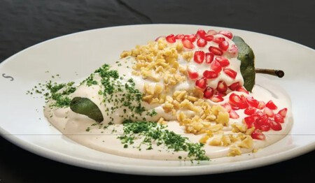 Vips, Toks, Sanborns o El Portón: dónde comer el chile en nogada más económico 2025