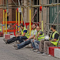 No, los autónomos no están obligados a estar en el sistema RED