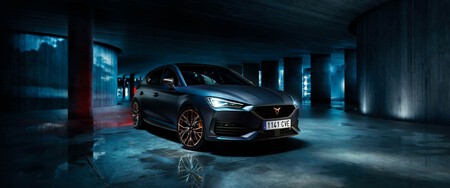 Mientras Espana Sigue Apostando Por El Diesel Ferran Torres Conduce Un Cupra De 272 Cv Con Etiqueta Cero