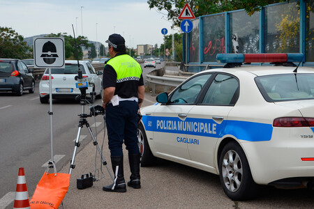Control radar en Cagliari, Italia.