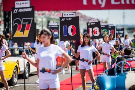 grid-girls-pit-babes