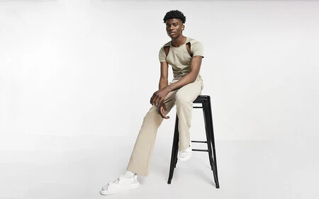 Las camisetas con aberturas serán las prendas más frescas y atrevidas que llevarás en primavera, y que puedes sumar ya a tu armario gracias a ASOS