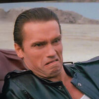 Schwarzenegger se quitó de encima un contrato incómodo haciendo una película terrible, de premio se llevó otra que es de las mejores de su carrera