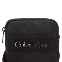 Hazte con este bolso de Calvin Klein por 35,95 euros en Zalando aprovechando un 40% de descuento y el envío gratis 
