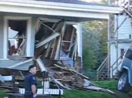 Hummer H2 contra casa