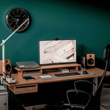 Lo compras para el escritorio y acabas convirtiéndolo en tu expositor personal de relojes. Así de versátil es este útil organizador de IKEA