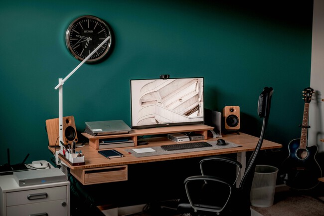 Este Practico Mueble De Ikea Soluciona El Desorden De Tu Escritorio Pero Tiene Otro Uso Organizar Tus Relojes De Una Forma Elegante