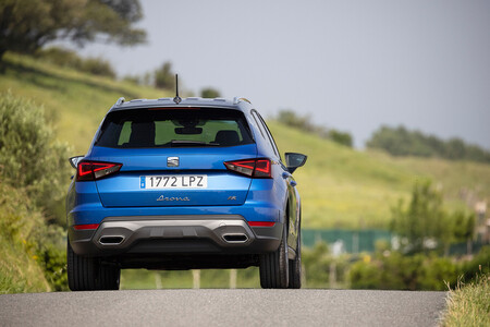 Los coches más vendidos de 2021: el SEAT Arona encara la recta final para ser el nuevo rey de las ventas en España