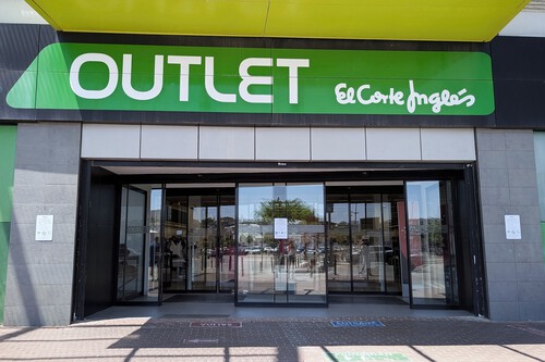 El Corte Inglés comienza hoy una liquidación total de abrigos y cazadoras con hasta un 60% de descuento en su outlet