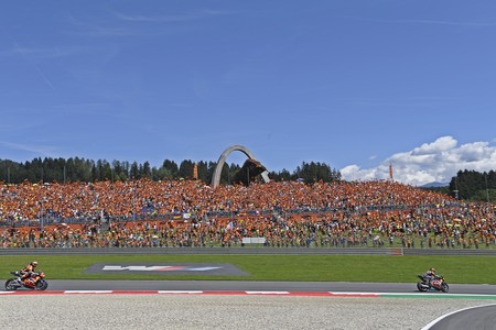 Si quieres apoyar a KTM, hazlo en las KTM Fan Tribune desde 150 euros con regalos, aparcamiento y comida
