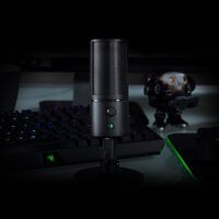 Este micrófono es lo primero que compré para mis streamings en Twitch y acerté de pleno. Con el Razer Seiren X no necesito más