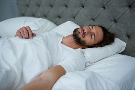 La dieta influye en tu descanso nocturno: así puedes mejorar el sueño con ayuda de la comida
