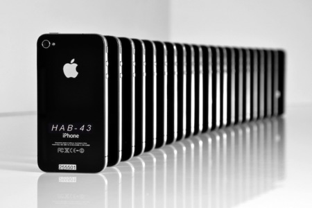 "Aquí tiene su llave de la habitación, y su iPhone como huésped"