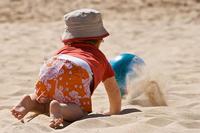 La foto de tu bebé en agosto: el bebé en la playa