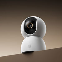 El nuevo 'cíclope' de Xiaomi ve mejor que cualquiera de nosotros para vigilar la casa: 3,5K Ultra HD, visión nocturna y hasta IA en su interior 