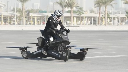 Si tienes 130.000 euros ya puedes comprar la moto voladora que usa la Policía de Dubái
