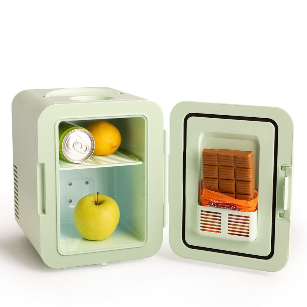 Con un descuento del 15%, este minifrigorífico de la marca CREATE sorprende por su versatilidad. Y es que aunque ha sido creado para conservar cosméticos durante más tiempo, es igual de práctico para refrescar bebidas o cualquier otro alimento.
